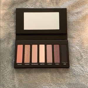 Younique Moodstruck Addiction Shadow Palette